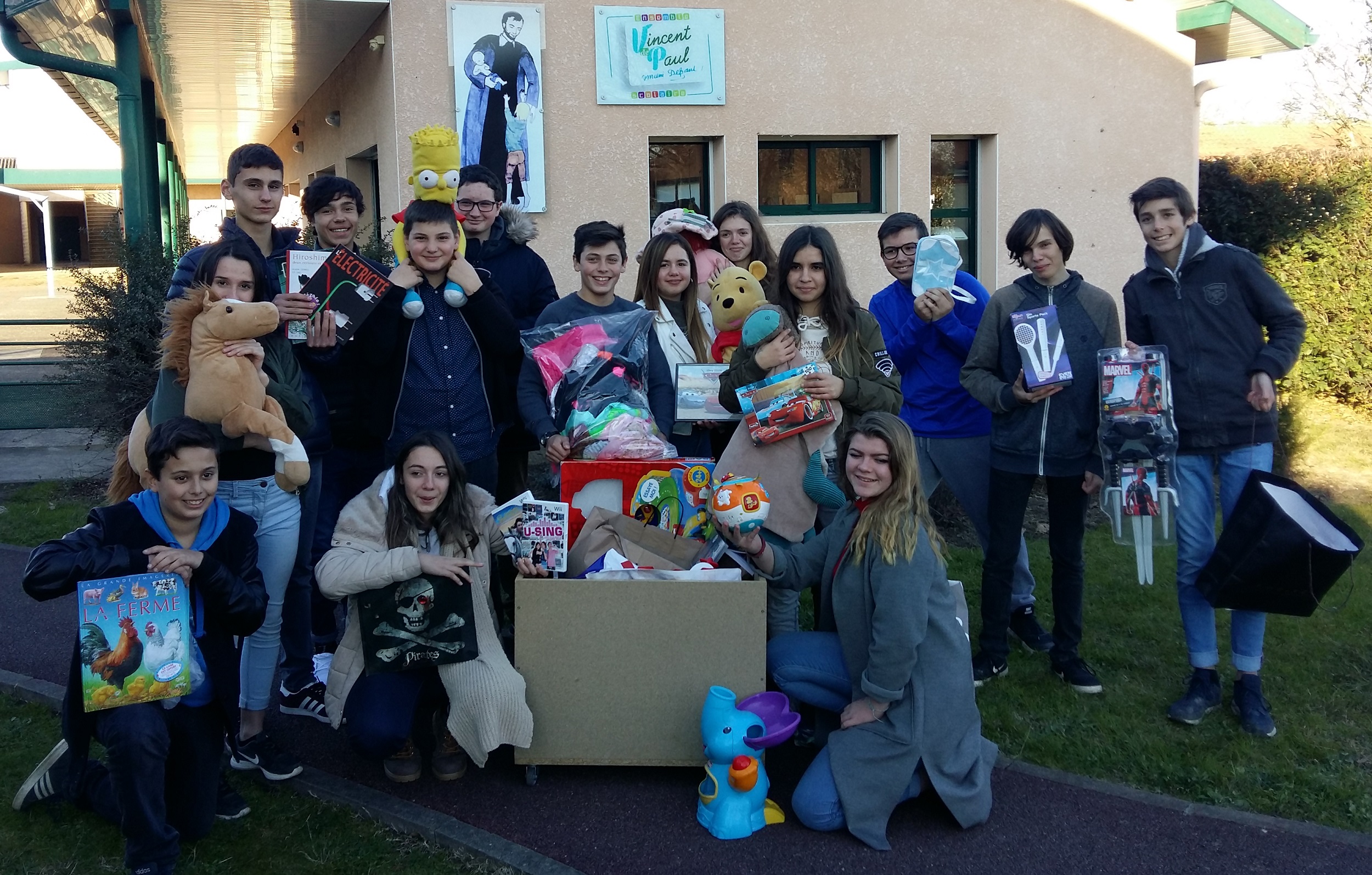 20171205 Collecte jouets 3eme pour marché de Noël 2 Ensemble Scolaire Privé Vincent de Paul 20171205 Collecte jouets 3eme pour marché de Noël 2 Ensemble Scolaire Privé Vincent de Paul
